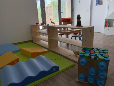 Salle de vie de la crèche Baby Eveil Castelnau le Lez