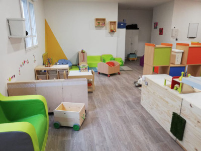 Salle de vie de la crèche Baby Eveil Lauret