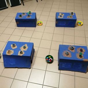 Activité - boîte à carton - bouteille plastique - Babilou