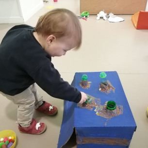 Activité manuelle - boîte en carton - tranvasement - Babilou