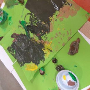 Activité manuelle - peinture et couleurs - Babilou