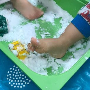 Atelier sensorielle - créer de la neige - Babilou