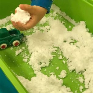 Jouets et fausse neige - Babilou