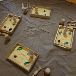 2-Activite-enfant-bacs-sensoriels-ete-sable-Babilou_0