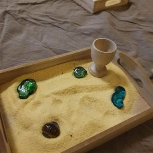 6-Activite-enfant-bacs-sensoriels-ete-sable-Babilou_1