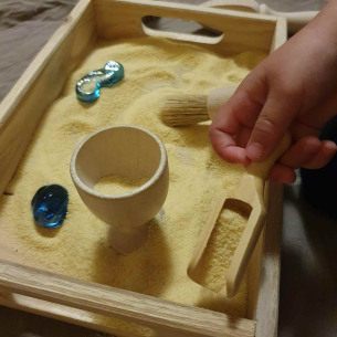 7-Activite-enfant-bacs-sensoriels-ete-sable-Babilou_1