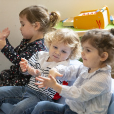 Groupe enfants en creche