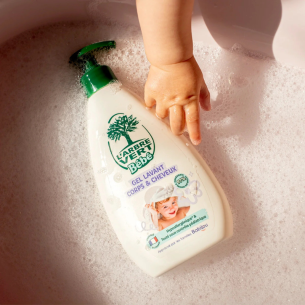 Gel lavant de l'arbre vert