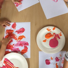activite-enfant-peinture-main-babilou